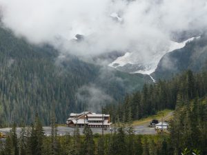 mt baker in fall - lodging at glacier springs